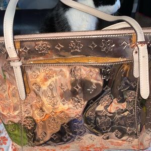 Beautiful AUTHENTIC Michael Kors bag.